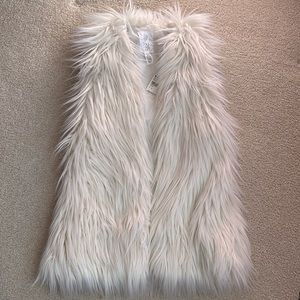 Full Tilt faux fur vest size Small NWT